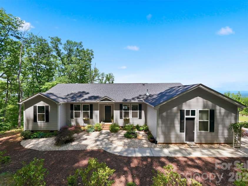 3346 Stones Throw Circle, Valdese, NC 28690.  MLS# CAR4380391, YatesRealty ID 25608. 