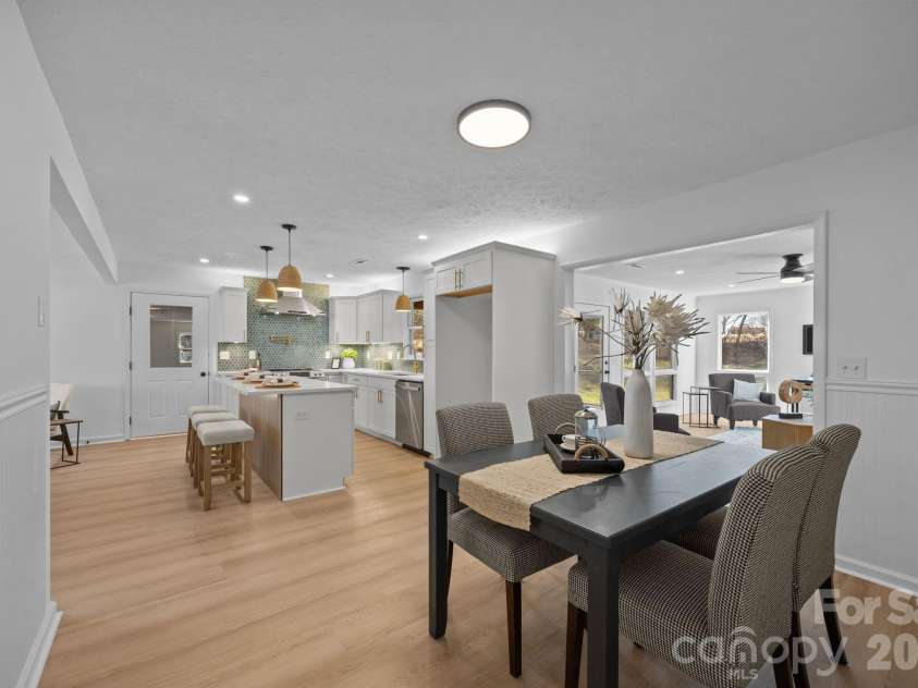 23 Coronet Lane, Hendersonville, NC 28792.  MLS# CAR4330078, YatesRealty ID 2561. 