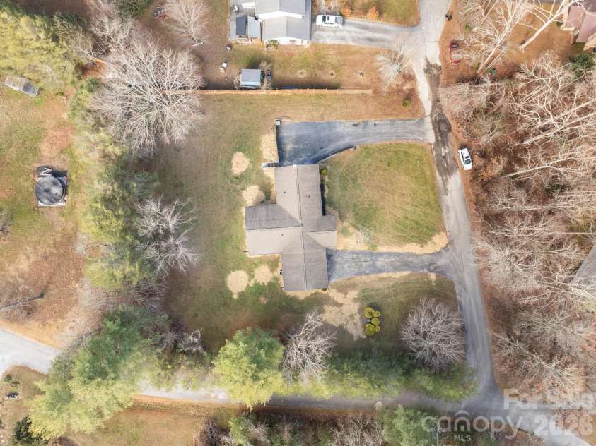 23 Coronet Lane, Hendersonville, NC 28792.  MLS# CAR4330078, YatesRealty ID 2561. 