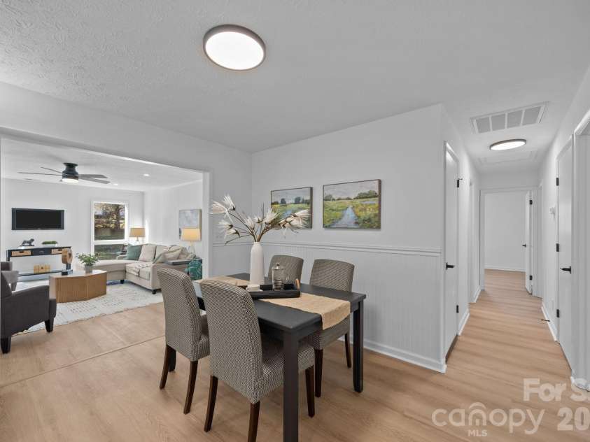 23 Coronet Lane, Hendersonville, NC 28792.  MLS# CAR4330078, YatesRealty ID 2561. 