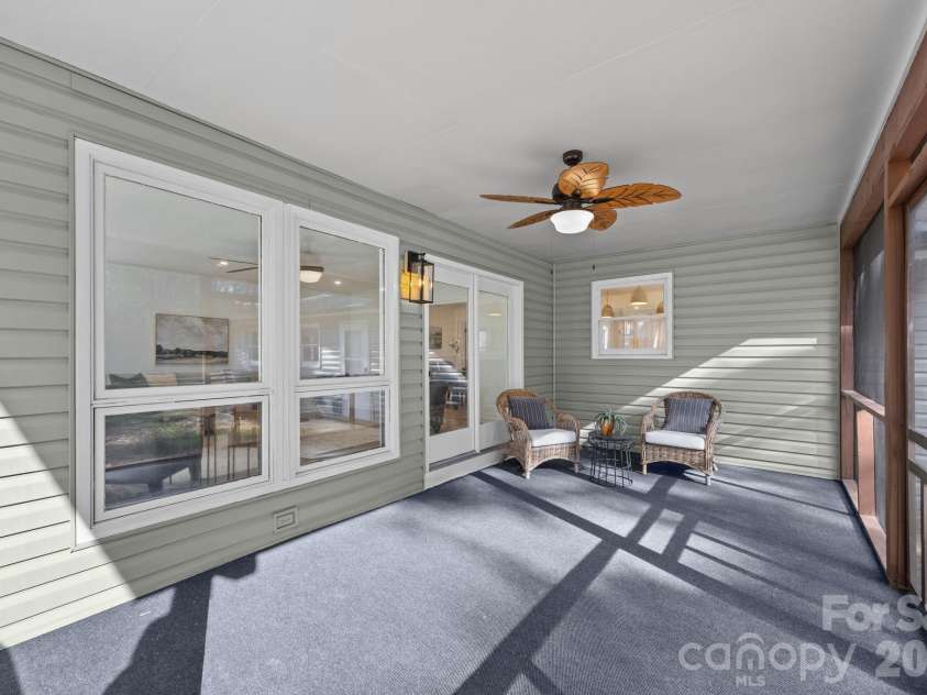 23 Coronet Lane, Hendersonville, NC 28792.  MLS# CAR4330078, YatesRealty ID 2561. 