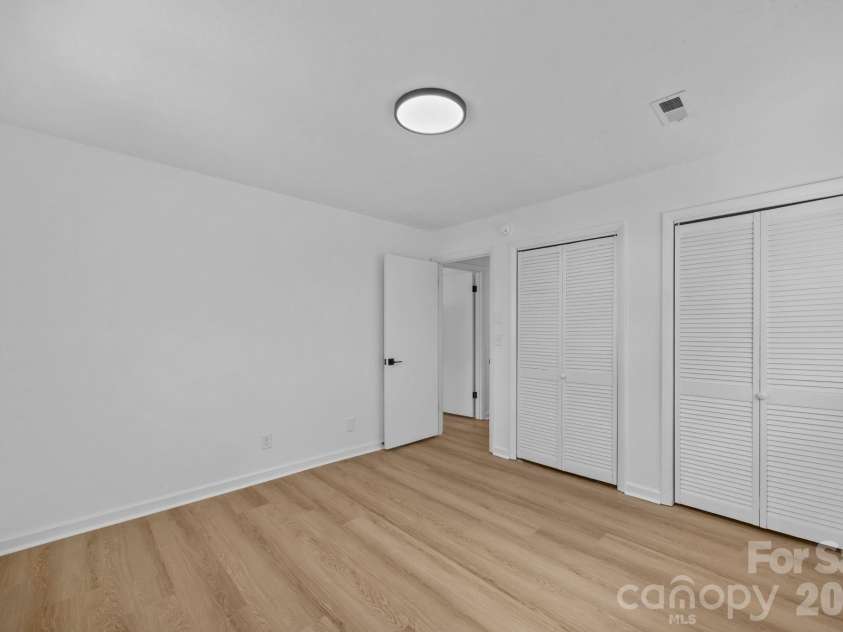 23 Coronet Lane, Hendersonville, NC 28792.  MLS# CAR4330078, YatesRealty ID 2561. 