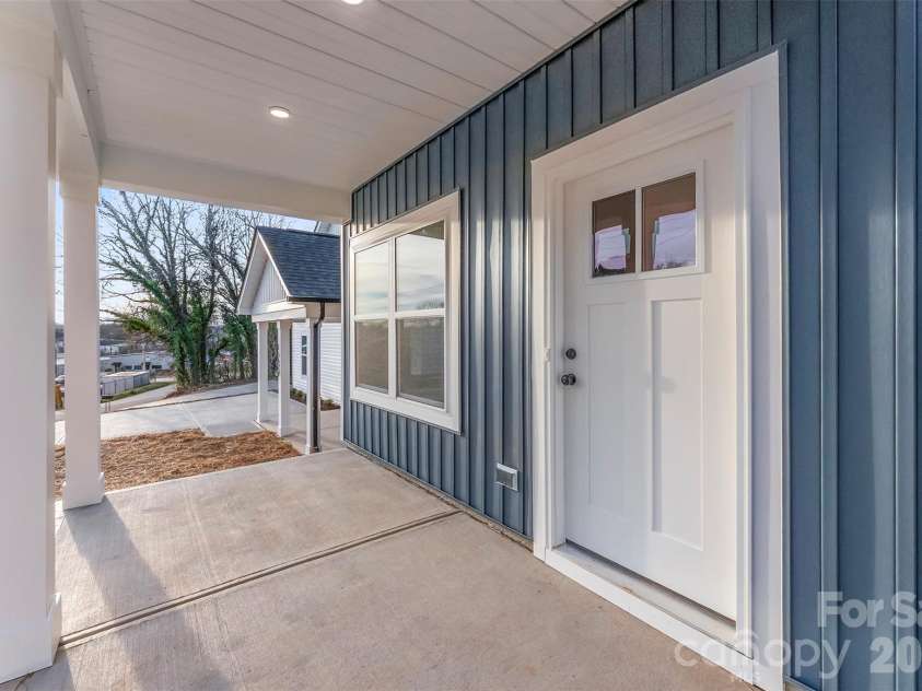 1558 7th Avenue Drive, Hickory, NC 28602.  MLS# CAR4373488, YatesRealty ID 25610. 