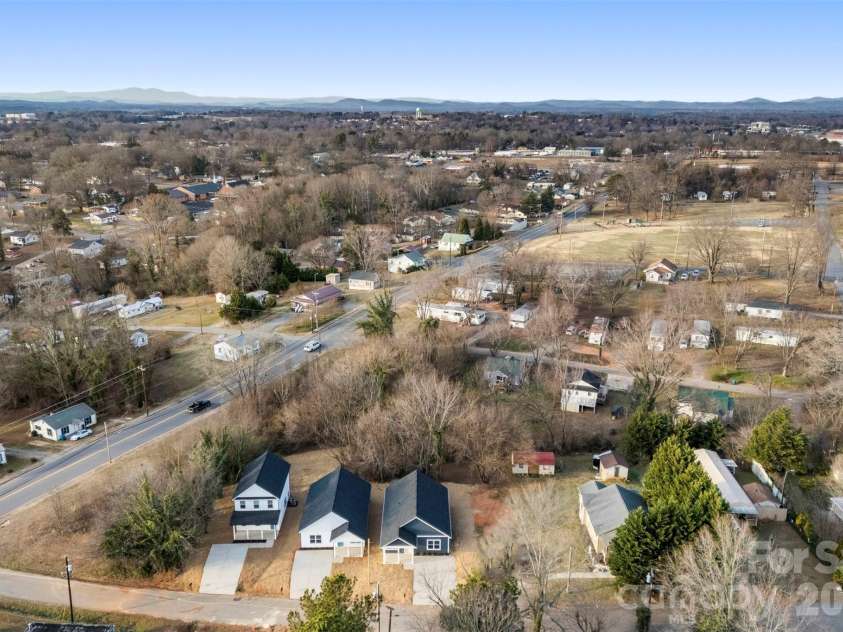 1558 7th Avenue Drive, Hickory, NC 28602.  MLS# CAR4373488, YatesRealty ID 25610. 