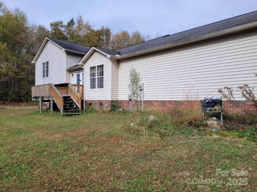 115 Hawkins Avenue, Salisbury, NC 28144.  MLS# CAR4277876, YatesRealty ID 25611. 