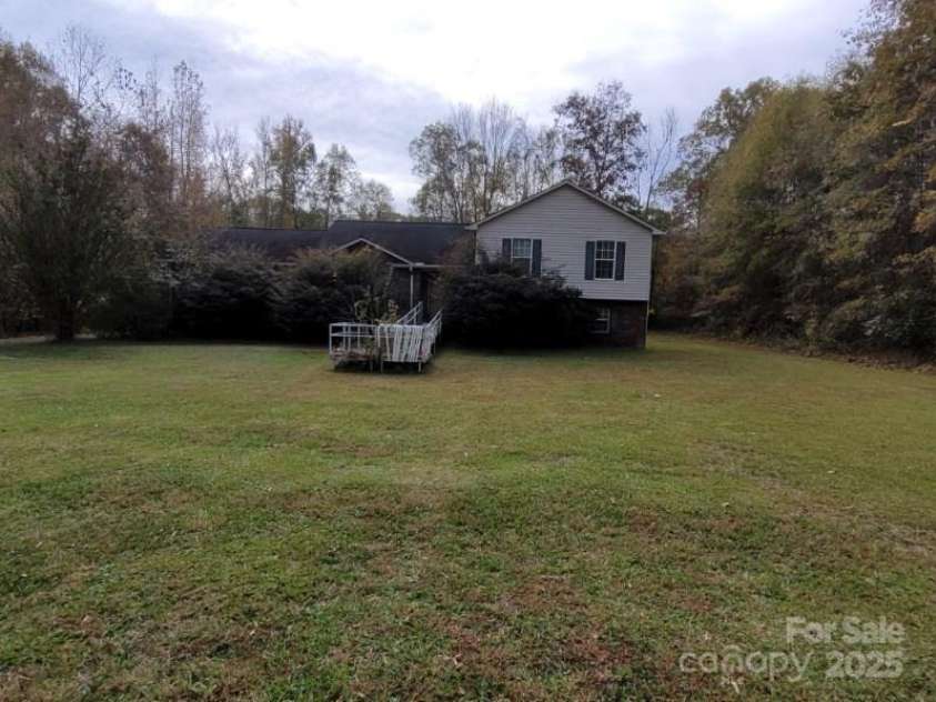 115 Hawkins Avenue, Salisbury, NC 28144.  MLS# CAR4277876, YatesRealty ID 25611. 