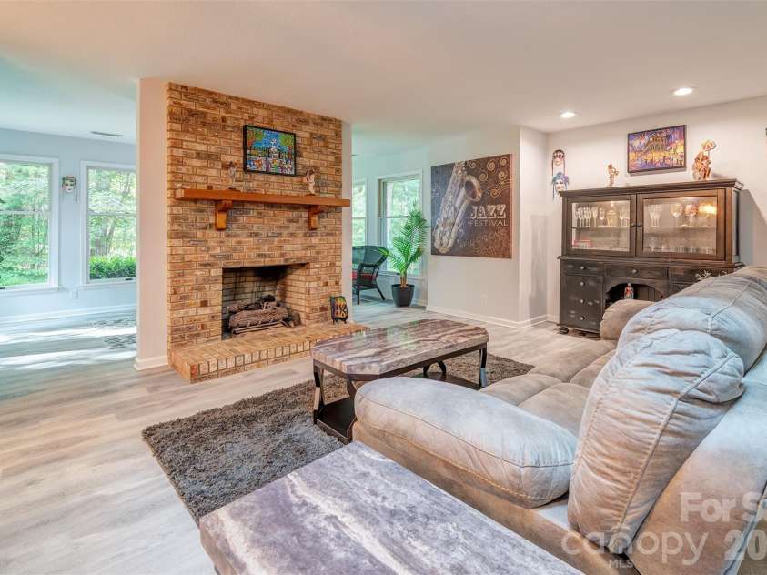 3 Sunningdale Drive, Flat Rock, NC 28731.  MLS# CAR4371560, YatesRealty ID 25611. Den