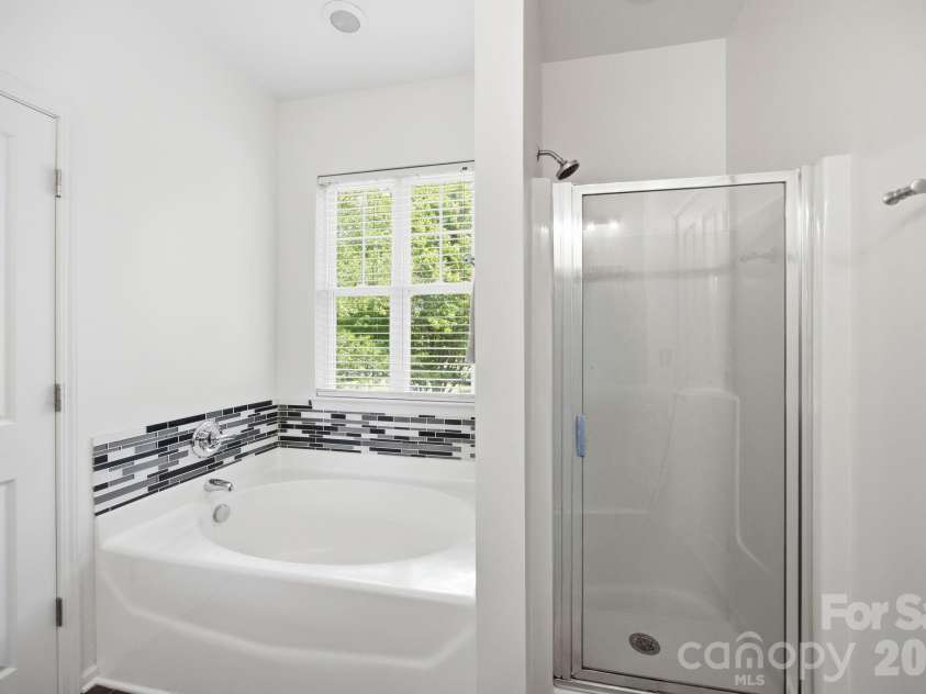14458 Holly Springs Drive, Huntersville, NC 28078.  MLS# CAR4377262, YatesRealty ID 25612. 