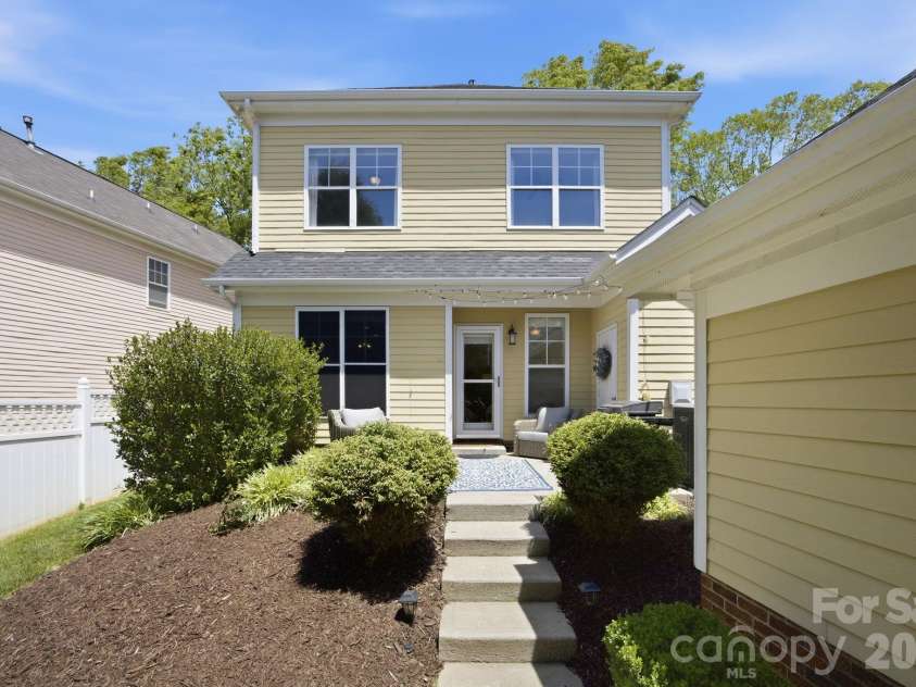 14458 Holly Springs Drive, Huntersville, NC 28078.  MLS# CAR4377262, YatesRealty ID 25612. 