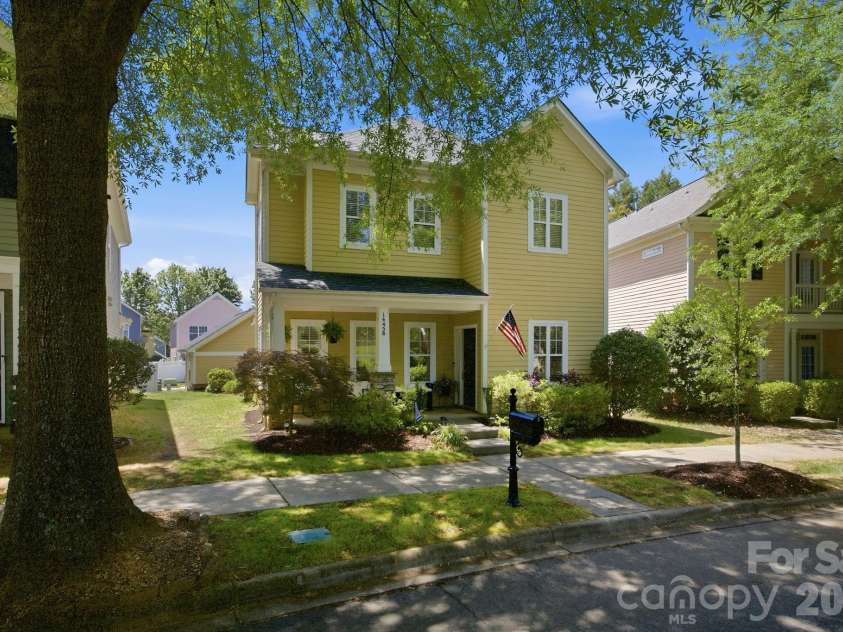 14458 Holly Springs Drive, Huntersville, NC 28078.  MLS# CAR4377262, YatesRealty ID 25612. 