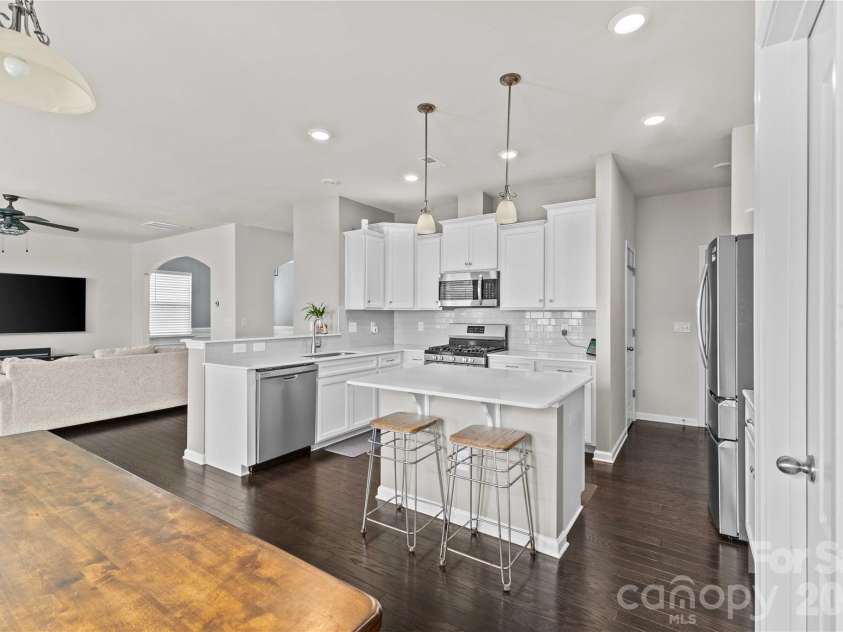 16016 Harbor Hill Drive, Charlotte, NC 28273.  MLS# CAR4382317, YatesRealty ID 25614. 