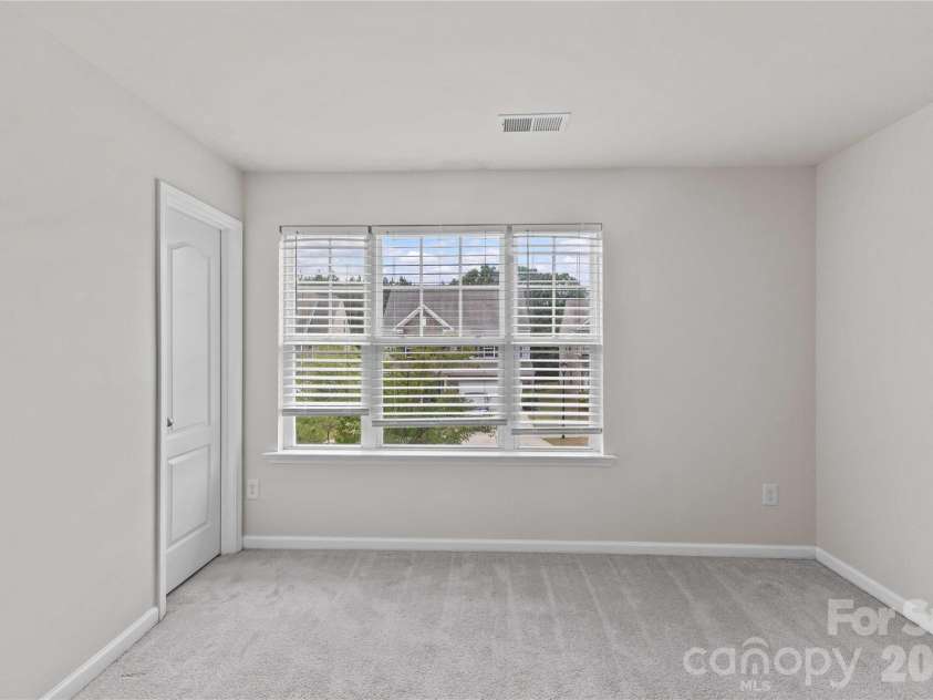 16016 Harbor Hill Drive, Charlotte, NC 28273.  MLS# CAR4382317, YatesRealty ID 25614. 