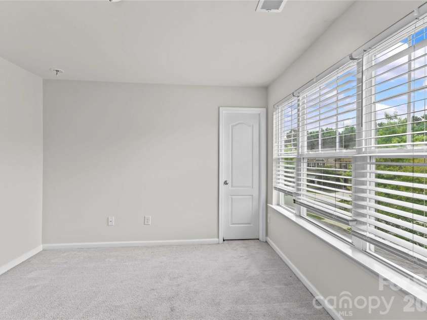16016 Harbor Hill Drive, Charlotte, NC 28273.  MLS# CAR4382317, YatesRealty ID 25614. 