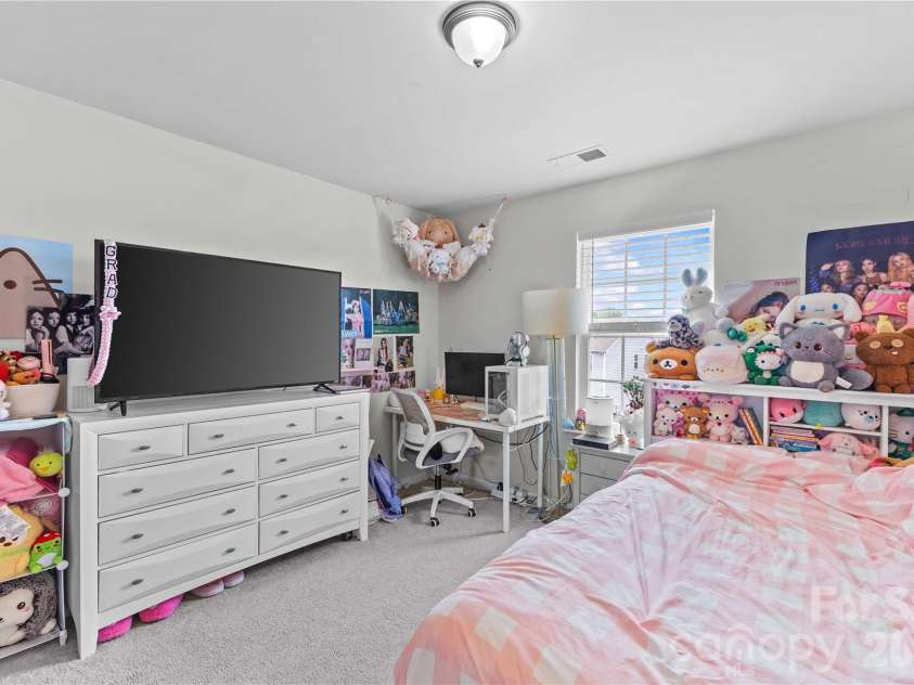 16016 Harbor Hill Drive, Charlotte, NC 28273.  MLS# CAR4382317, YatesRealty ID 25614. 