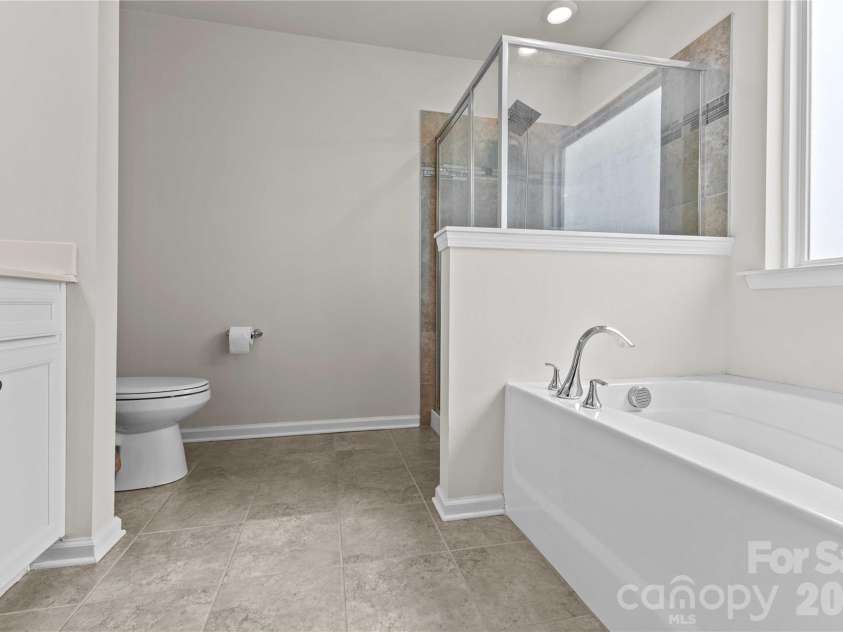 16016 Harbor Hill Drive, Charlotte, NC 28273.  MLS# CAR4382317, YatesRealty ID 25614. 