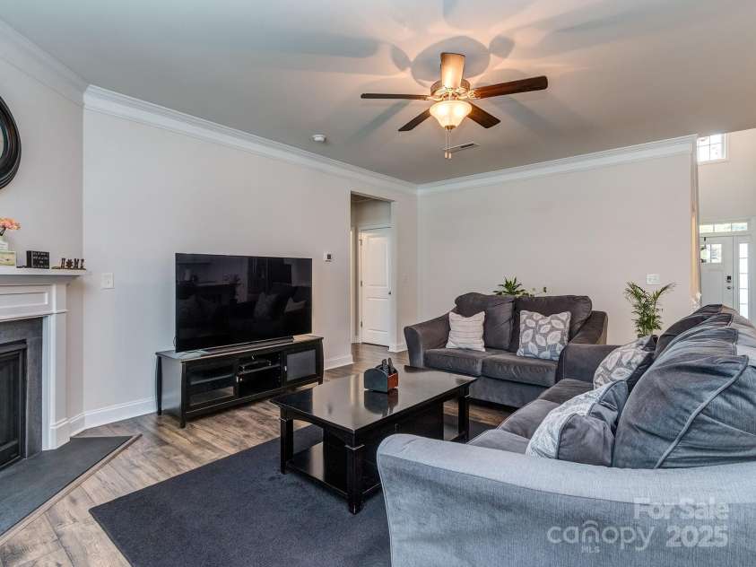 124 Americana Drive, Mooresville, NC 28115.  MLS# CAR4274623, YatesRealty ID 25615. Living room