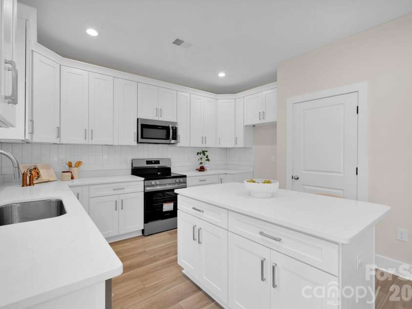 9052 Unity Church Road, Mooresville, NC 28115.  MLS# CAR4379616, YatesRealty ID 25615. 