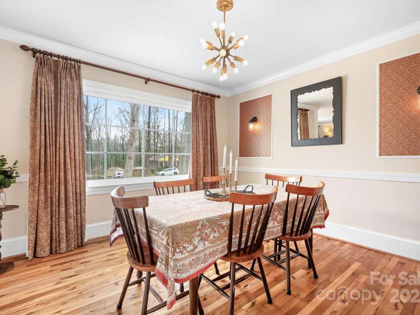 329 Oakwood Drive, Statesville, NC 28677.  MLS# CAR4227949, YatesRealty ID 25616. 