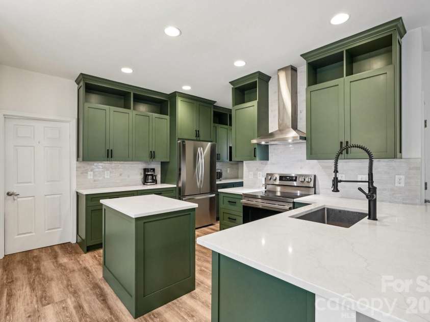 551 Dovefield Drive, Indian Trail, NC 28079.  MLS# CAR4376589, YatesRealty ID 25616. 
