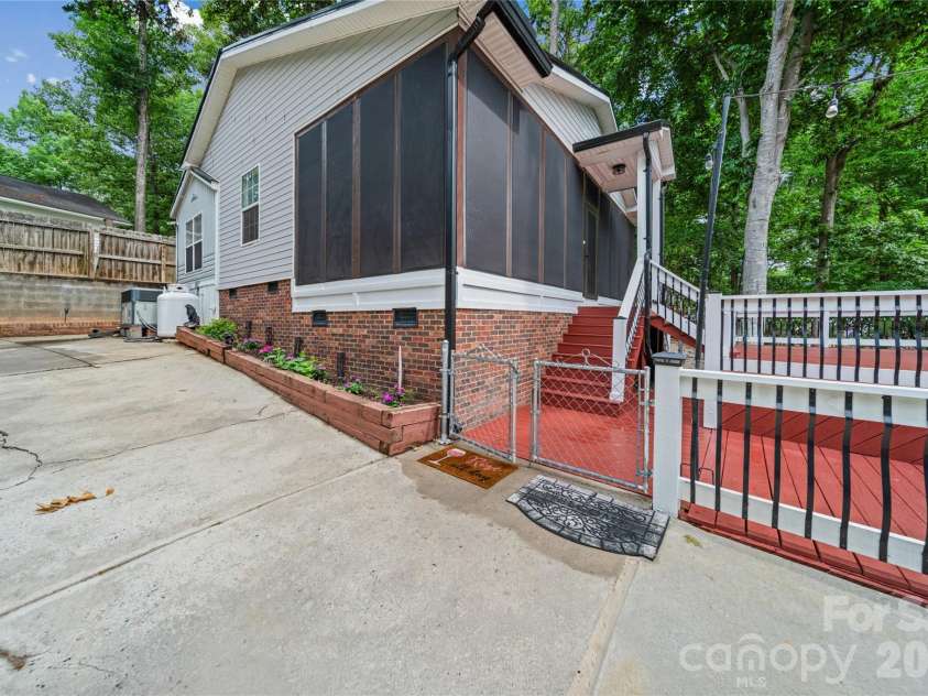 278/280 Lake Tillery Trail, Mount Gilead, NC 27306.  MLS# CAR4383104, YatesRealty ID 25618. 