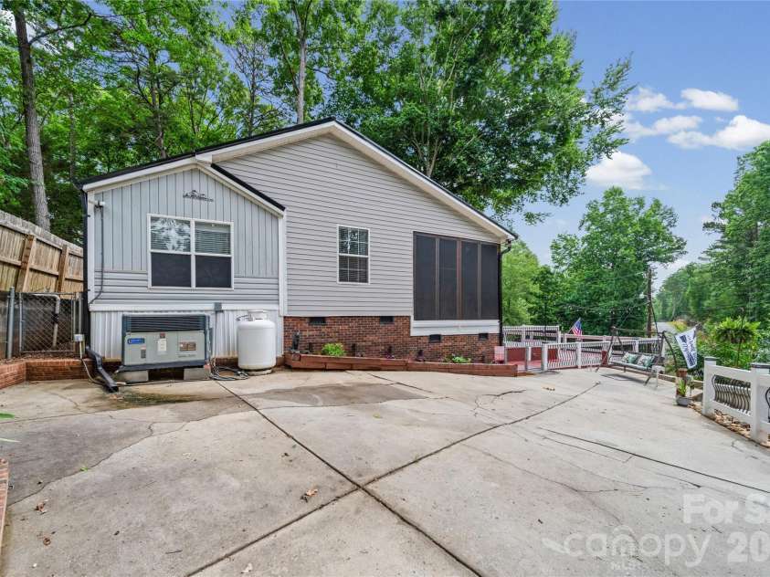 278/280 Lake Tillery Trail, Mount Gilead, NC 27306.  MLS# CAR4383104, YatesRealty ID 25618. 