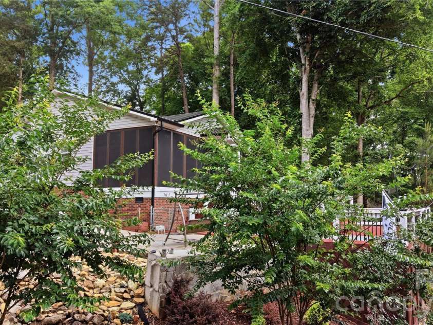 278/280 Lake Tillery Trail, Mount Gilead, NC 27306.  MLS# CAR4383104, YatesRealty ID 25618. 