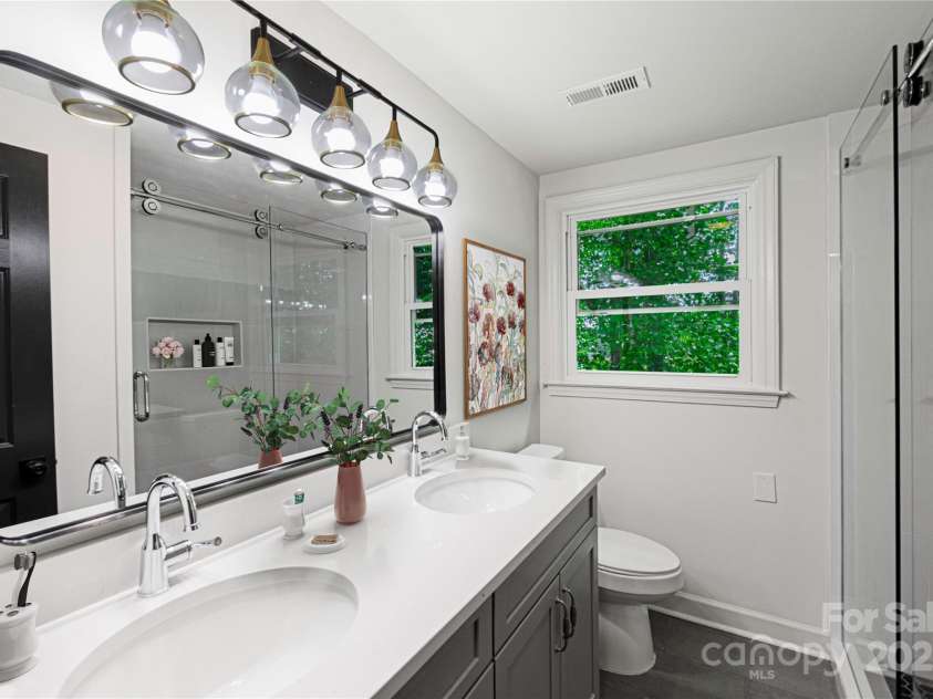 2601 Pinewood Road, Gastonia, NC 28054.  MLS# CAR4247062, YatesRealty ID 25619. 