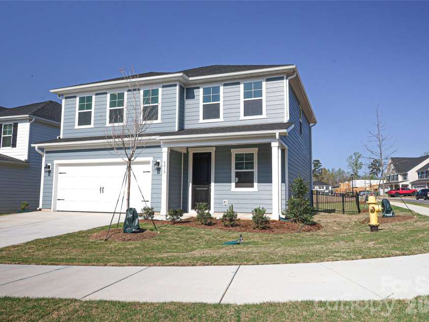 5015 TWIN RIVER Drive, Denver, NC 28037.  MLS# CAR4365162, YatesRealty ID 25619. 