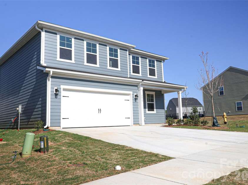 5015 TWIN RIVER Drive, Denver, NC 28037.  MLS# CAR4365162, YatesRealty ID 25619. 