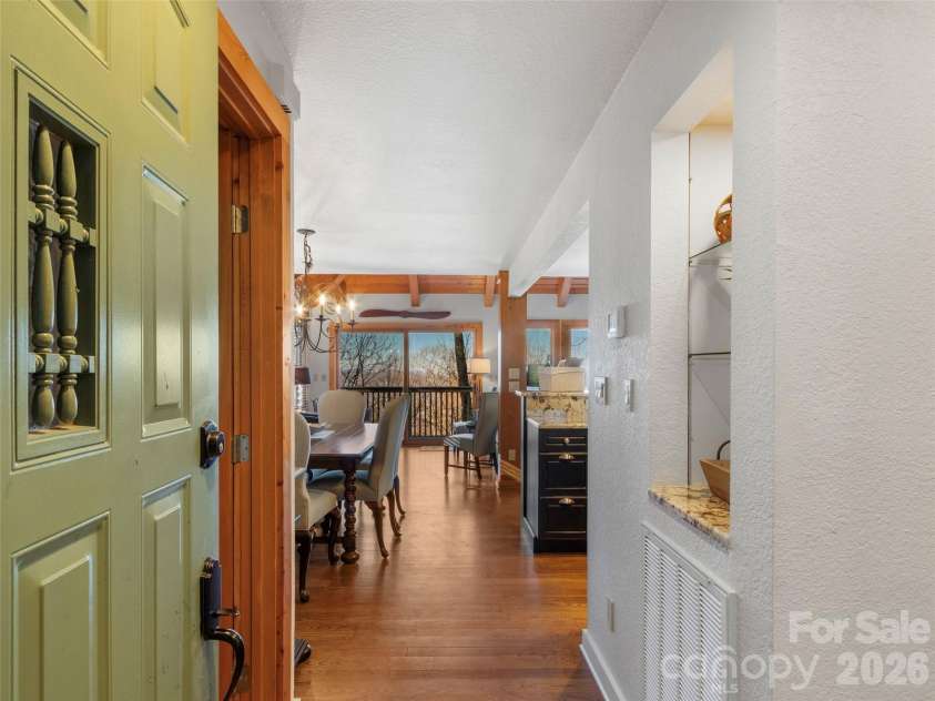 71 Ivy Ridge Road, Burnsville, NC 28714.  MLS# CAR4334106, YatesRealty ID 2562. 