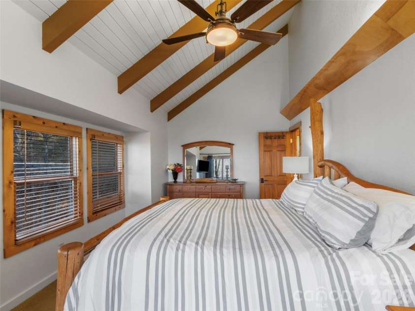 71 Ivy Ridge Road, Burnsville, NC 28714.  MLS# CAR4334106, YatesRealty ID 2562. 