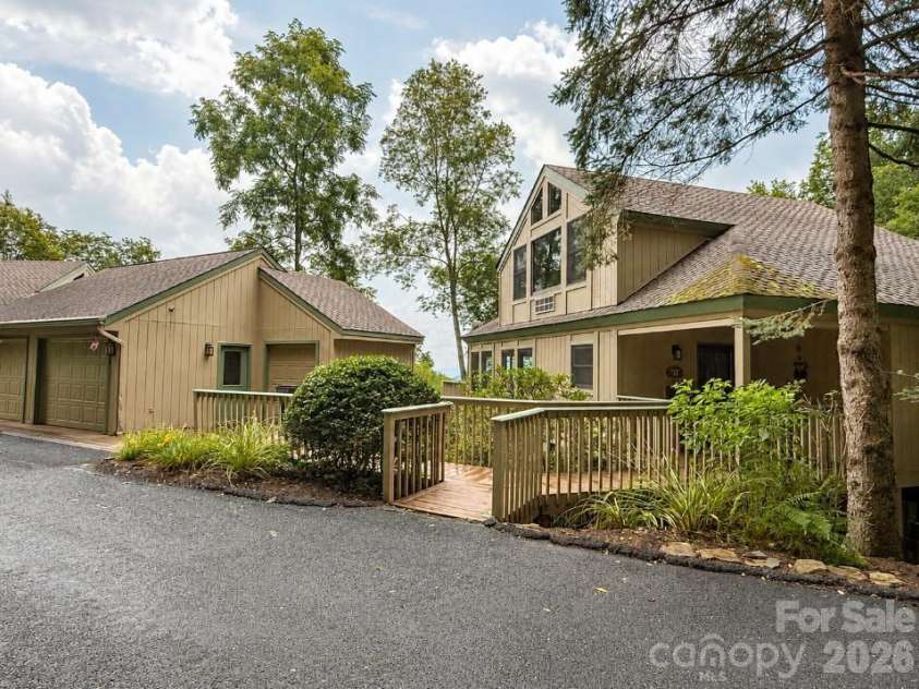 71 Ivy Ridge Road, Burnsville, NC 28714.  MLS# CAR4334106, YatesRealty ID 2562. 