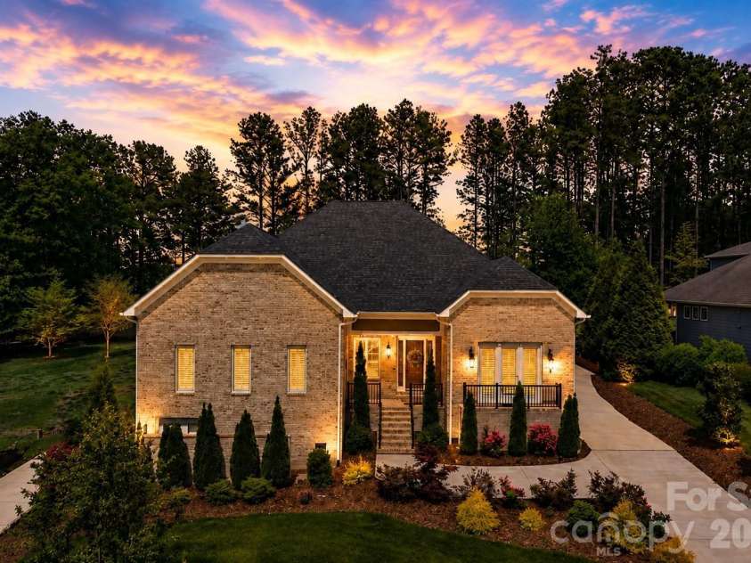 209 Holdsworth Drive, Mount Holly, NC 28120.  MLS# CAR4376707, YatesRealty ID 25620. 
