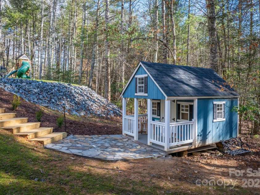 2243 Cottage Park Road, Morganton, NC 28655.  MLS# CAR4261017, YatesRealty ID 25623. 