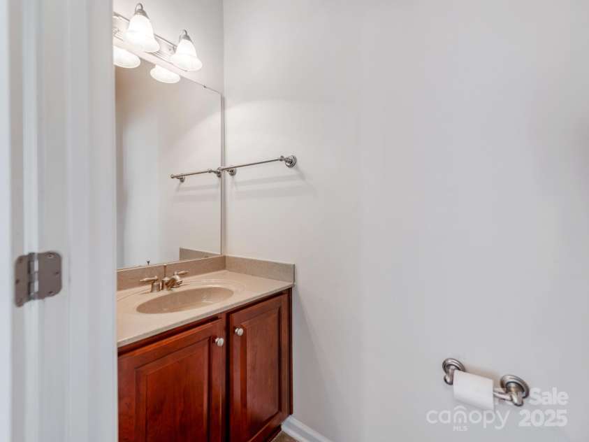 15001 Rosemary Way Drive, Huntersville, NC 28078.  MLS# CAR4260853, YatesRealty ID 25624. 1/2 bath