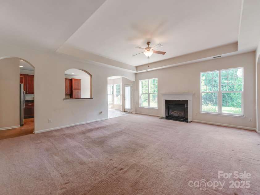 15001 Rosemary Way Drive, Huntersville, NC 28078.  MLS# CAR4260853, YatesRealty ID 25624. Large Family Room