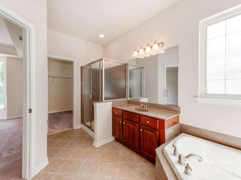15001 Rosemary Way Drive, Huntersville, NC 28078.  MLS# CAR4260853, YatesRealty ID 25624. Primary Bathroom contd