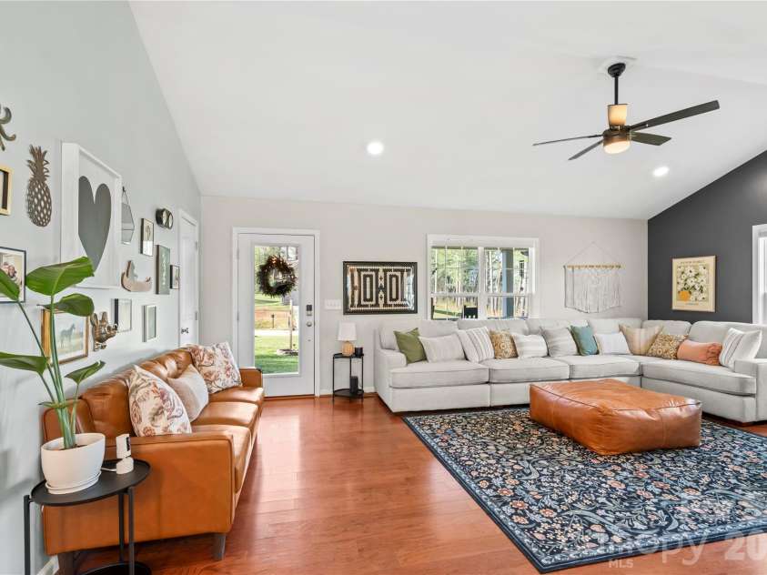 27 Pounding Mill Road, Hendersonville, NC 28792.  MLS# CAR4365219, YatesRealty ID 25624. 