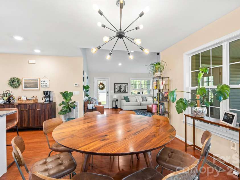 27 Pounding Mill Road, Hendersonville, NC 28792.  MLS# CAR4365219, YatesRealty ID 25624. 