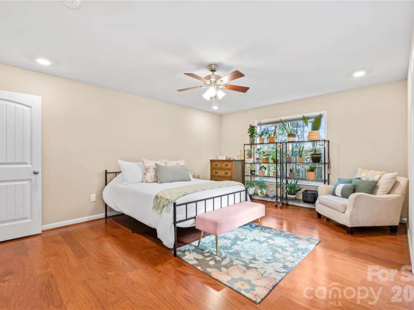 27 Pounding Mill Road, Hendersonville, NC 28792.  MLS# CAR4365219, YatesRealty ID 25624. Main bedroom