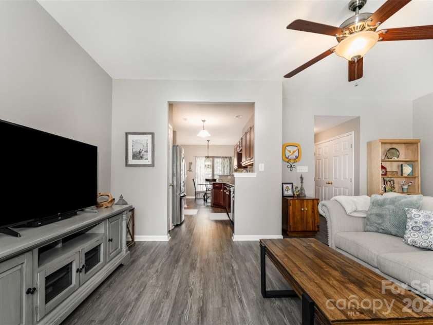 4939 Sunburst Lane, Charlotte, NC 28213.  MLS# CAR4267866, YatesRealty ID 25626. 