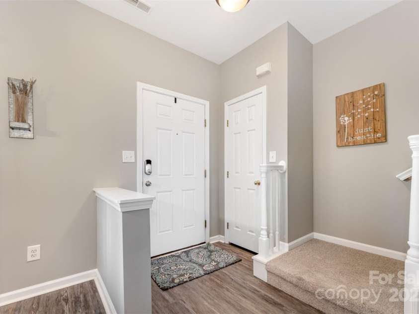 4939 Sunburst Lane, Charlotte, NC 28213.  MLS# CAR4267866, YatesRealty ID 25626. 