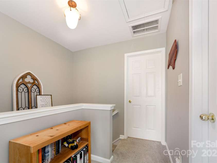 4939 Sunburst Lane, Charlotte, NC 28213.  MLS# CAR4267866, YatesRealty ID 25626. 