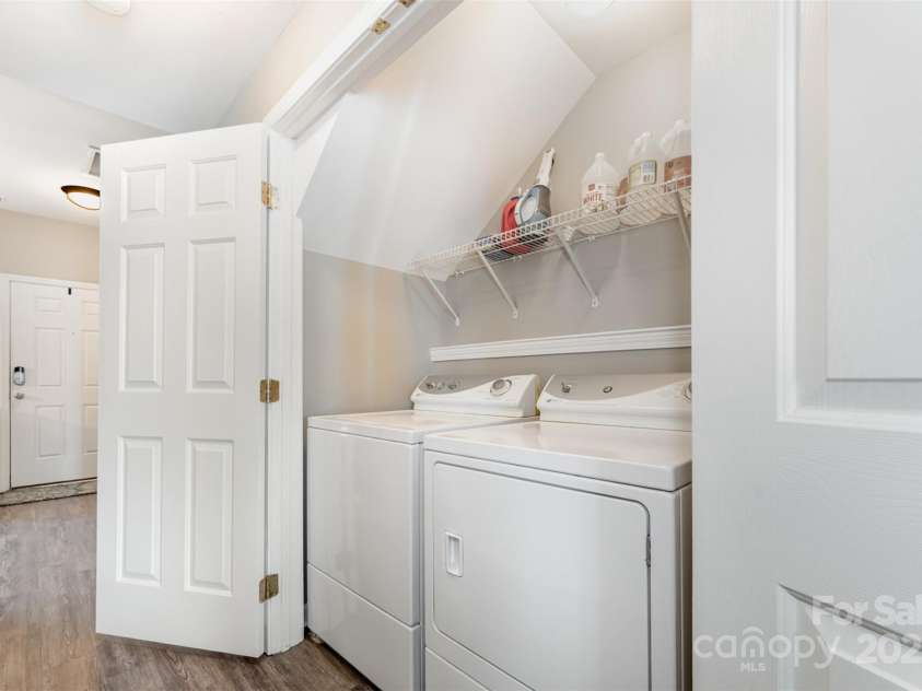 4939 Sunburst Lane, Charlotte, NC 28213.  MLS# CAR4267866, YatesRealty ID 25626. 