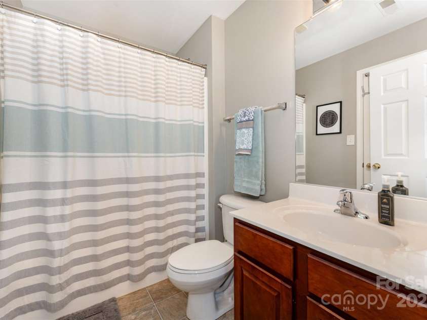 4939 Sunburst Lane, Charlotte, NC 28213.  MLS# CAR4267866, YatesRealty ID 25626. 