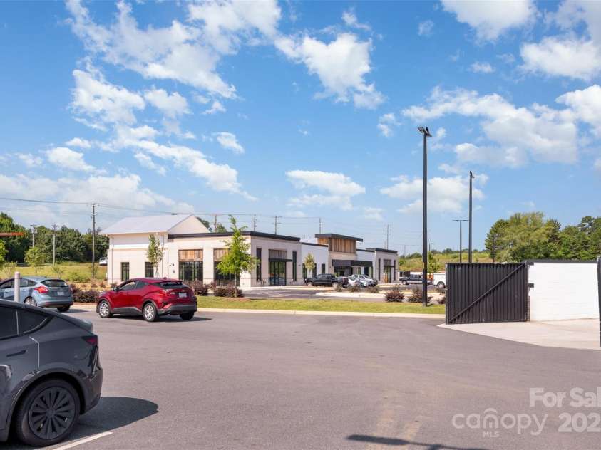 4939 Sunburst Lane, Charlotte, NC 28213.  MLS# CAR4267866, YatesRealty ID 25626. 