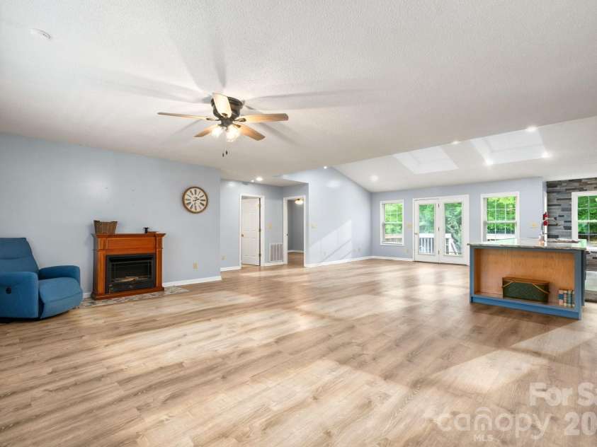 1011 Cambridge Court, Lenoir, NC 28645.  MLS# CAR4374867, YatesRealty ID 25627. 