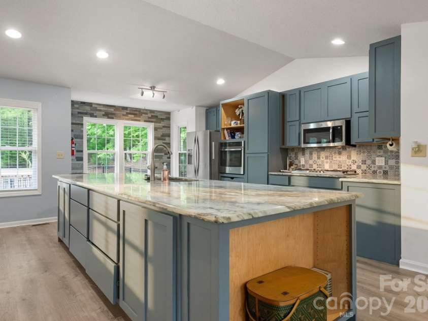 1011 Cambridge Court, Lenoir, NC 28645.  MLS# CAR4374867, YatesRealty ID 25627. 