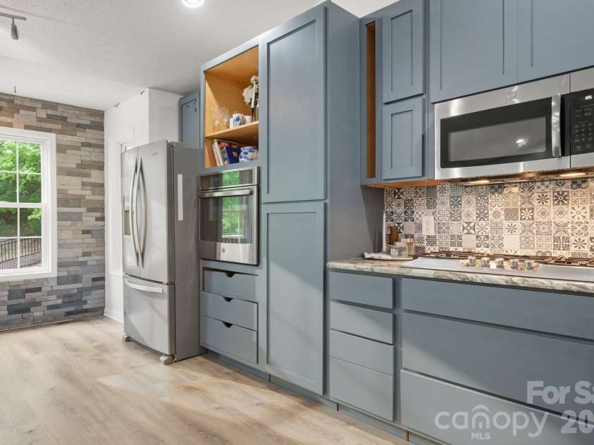 1011 Cambridge Court, Lenoir, NC 28645.  MLS# CAR4374867, YatesRealty ID 25627. 