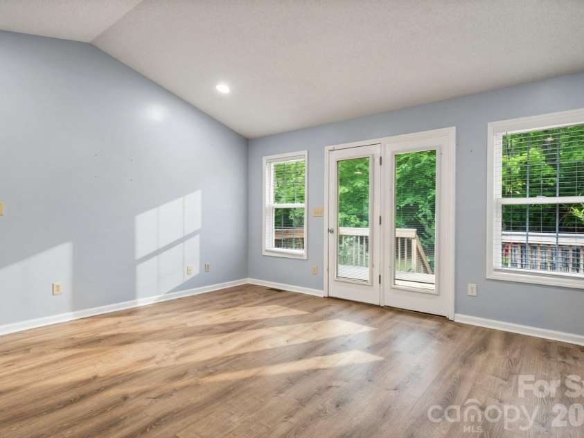 1011 Cambridge Court, Lenoir, NC 28645.  MLS# CAR4374867, YatesRealty ID 25627. 